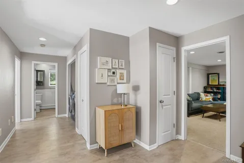 $800,000 | 17 Stoutenburgh Drive, Hyde Park, NY 12538