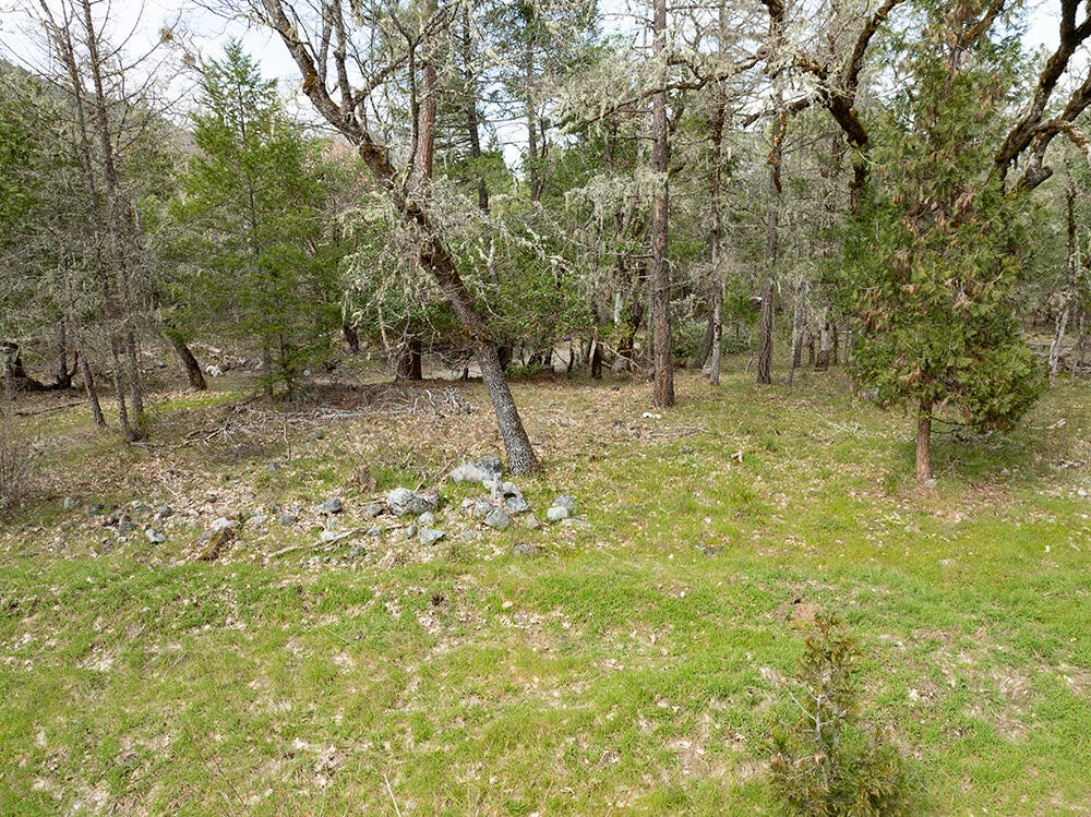 15150 Water Gap Road Williams, OR 97544 - Photo 14 of 53 16