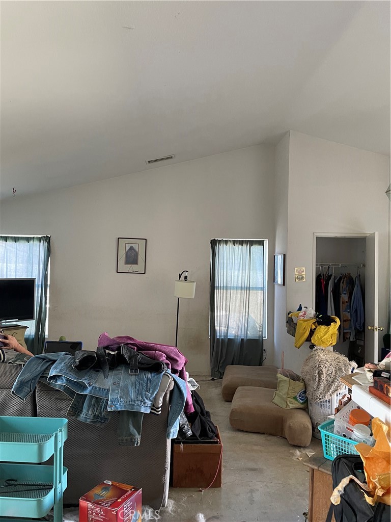 26063 Ridgemoor Road Menifee, CA 92586 - Photo 4 of 21