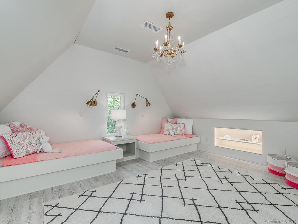 4330 Tottenham Road Charlotte, NC 28226 - Photo 18 of 27 Gallery Image 18