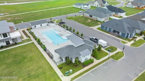 $365,000 | 101 Oak Village Drive, Scott, LA 70583