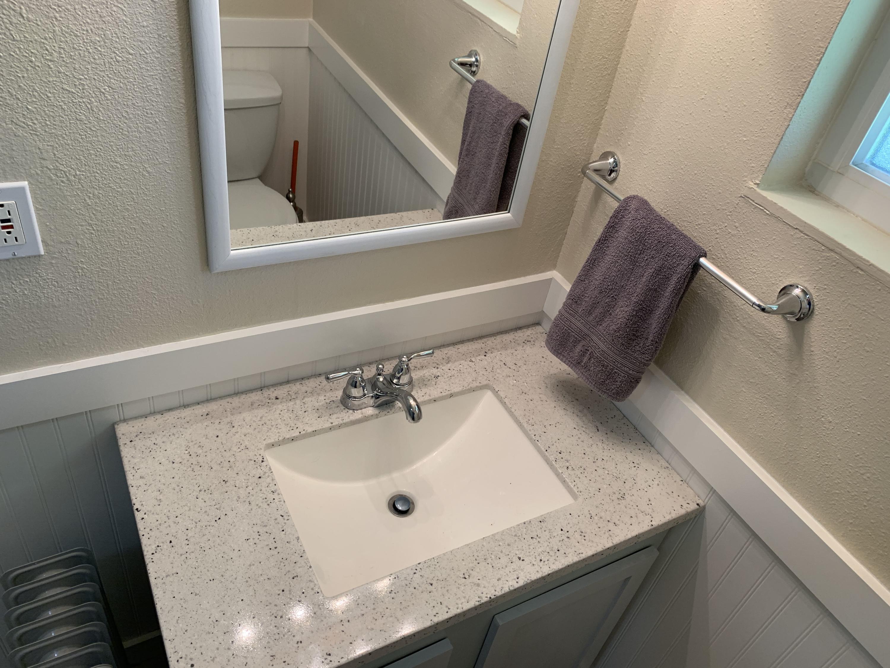 2762 North Bonnyview Road Redding, CA 96001 - Photo 8 of 17 New hall bath