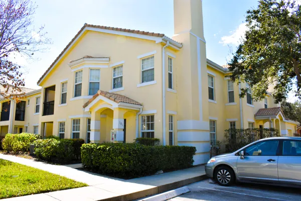 $259,900 | 142 Southwest Peacock Boulevard, Unit 22101, Port St. Lucie, FL 34986