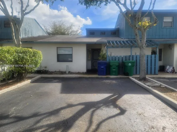 $2,400 | 6948 Southwest 36th Court, Unit 16Z, Miramar, FL 33023
