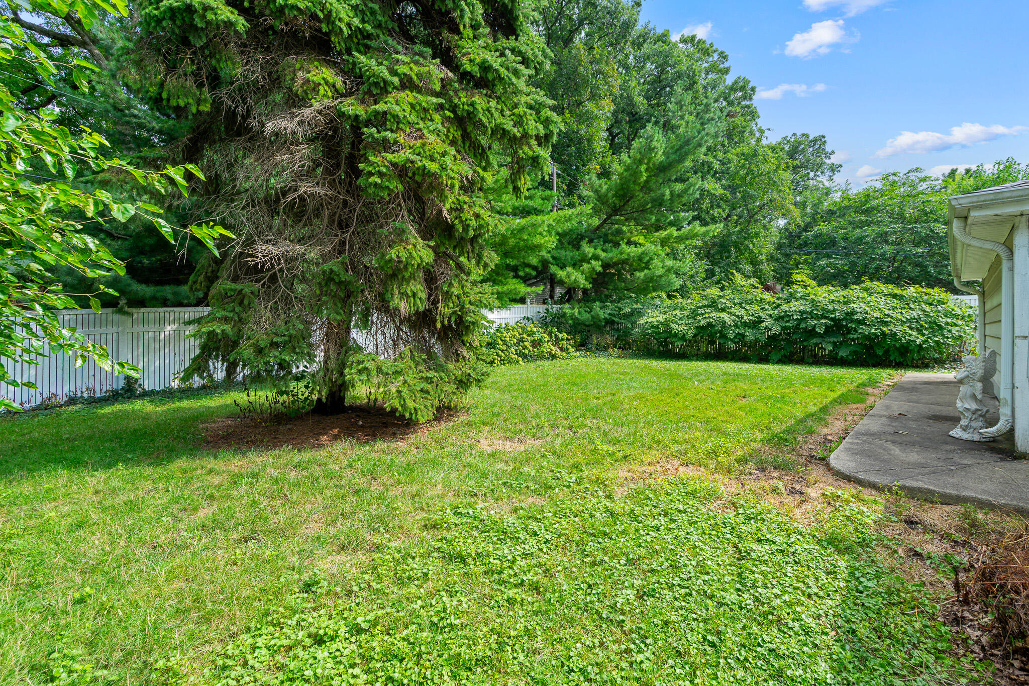 1210 Ridgeway Avenue Munster, IN 46321 - Photo 32 of 40 2048x1365