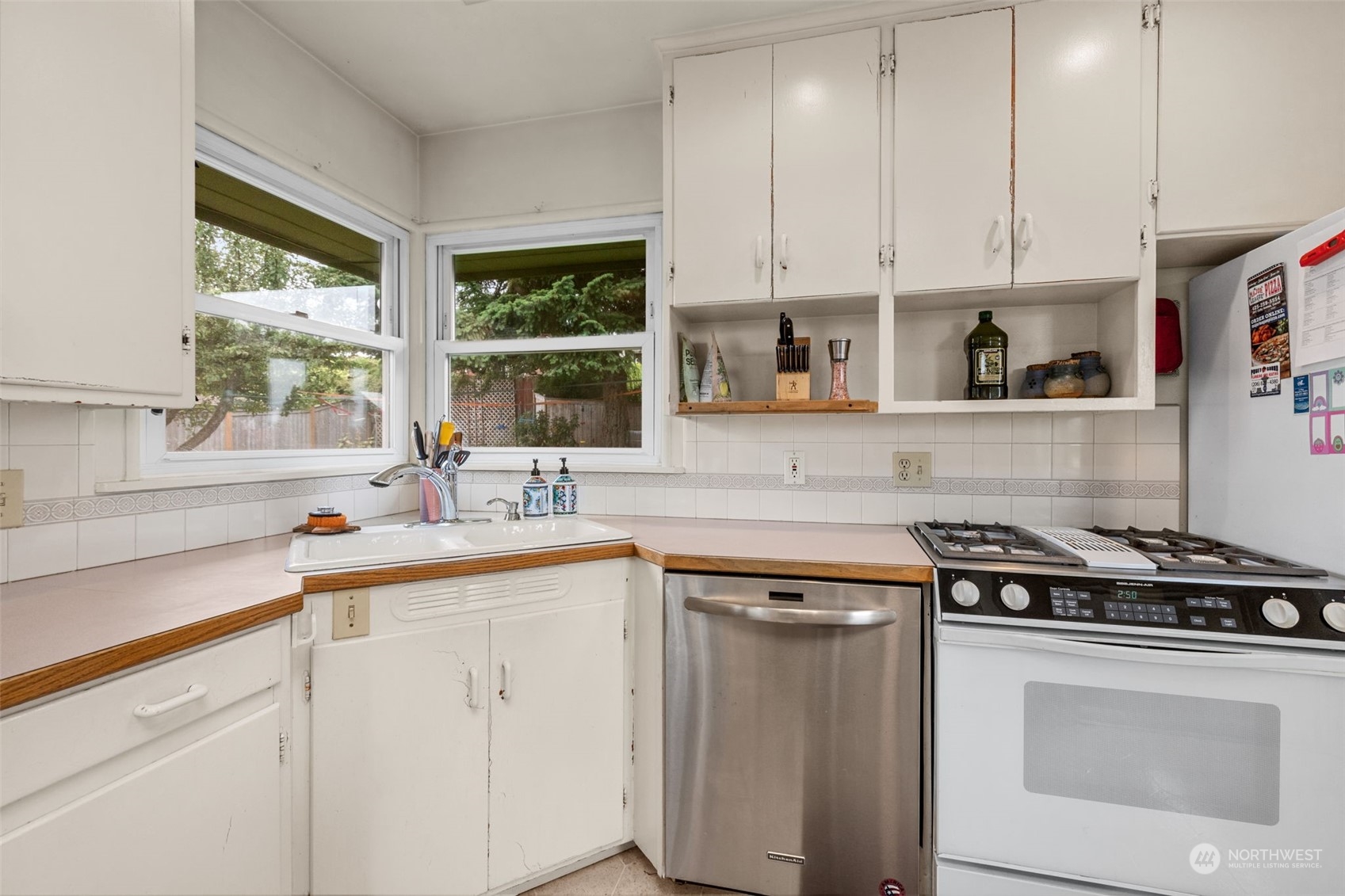 610 View Ridge Drive Everett, WA 98203 - Photo 11 of 35