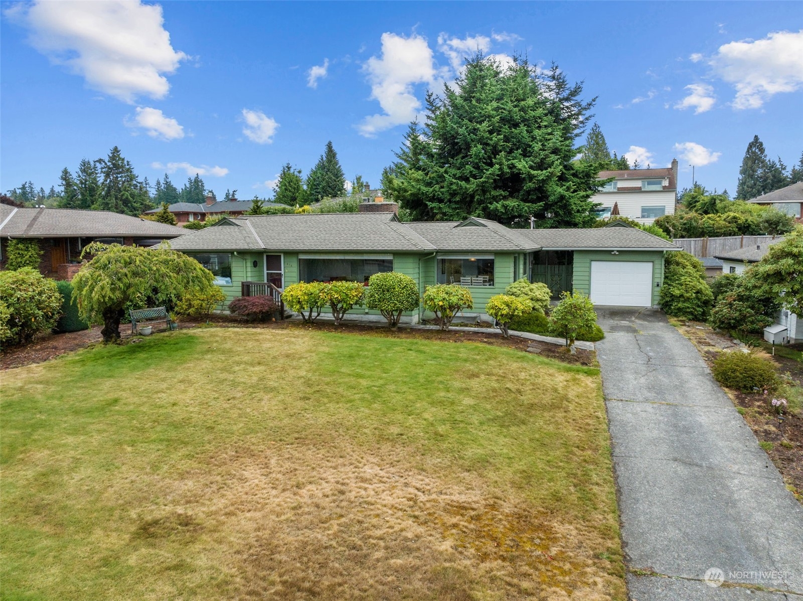 610 View Ridge Drive Everett, WA 98203 - Photo 2 of 35