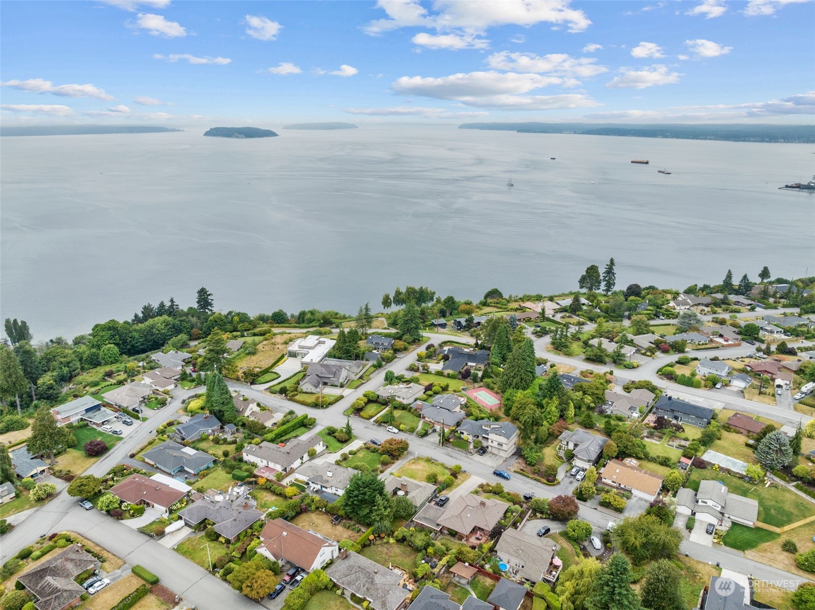 610 View Ridge Drive Everett, WA 98203 - Photo 3 of 35