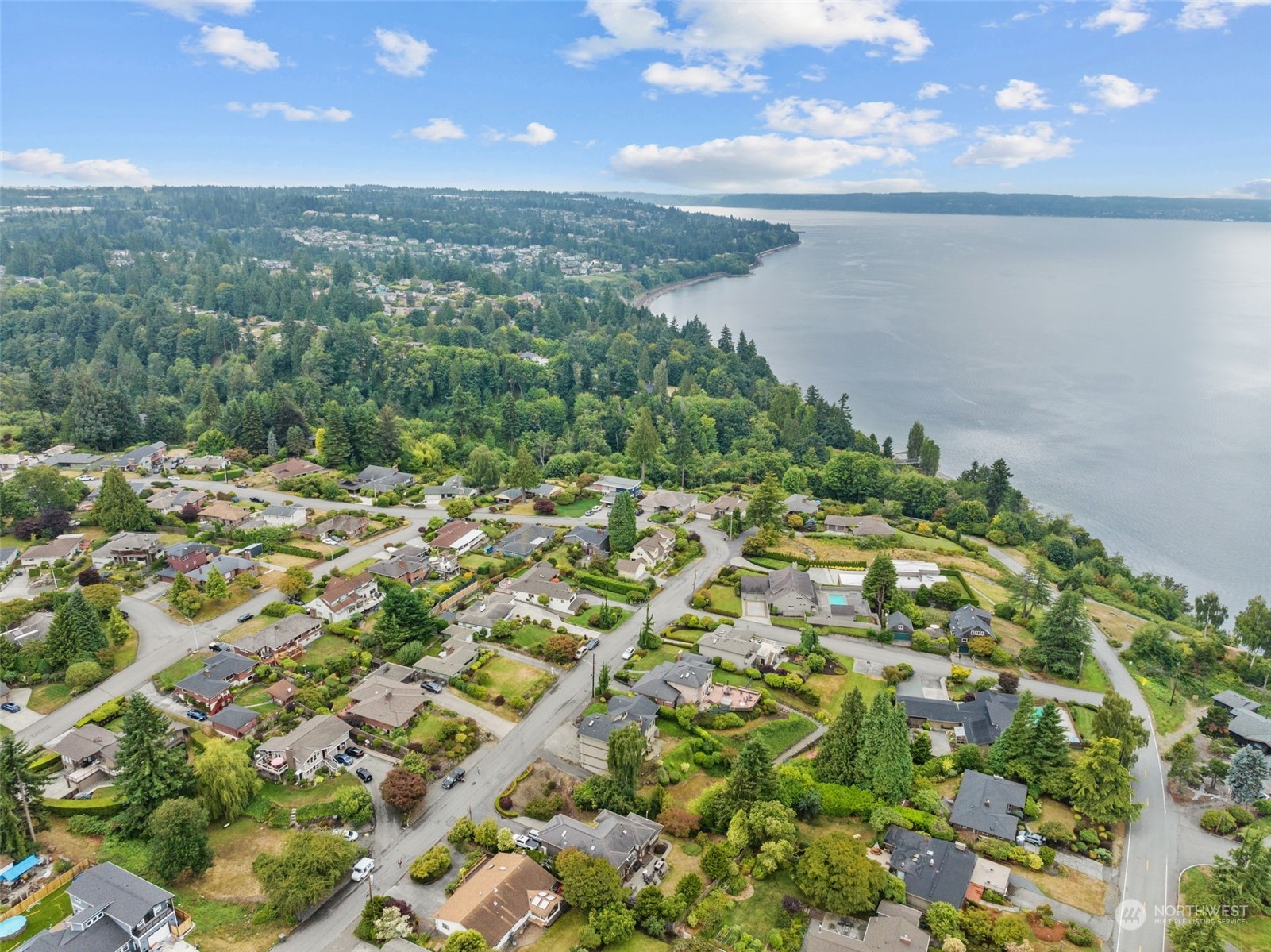 610 View Ridge Drive Everett, WA 98203 - Photo 4 of 35