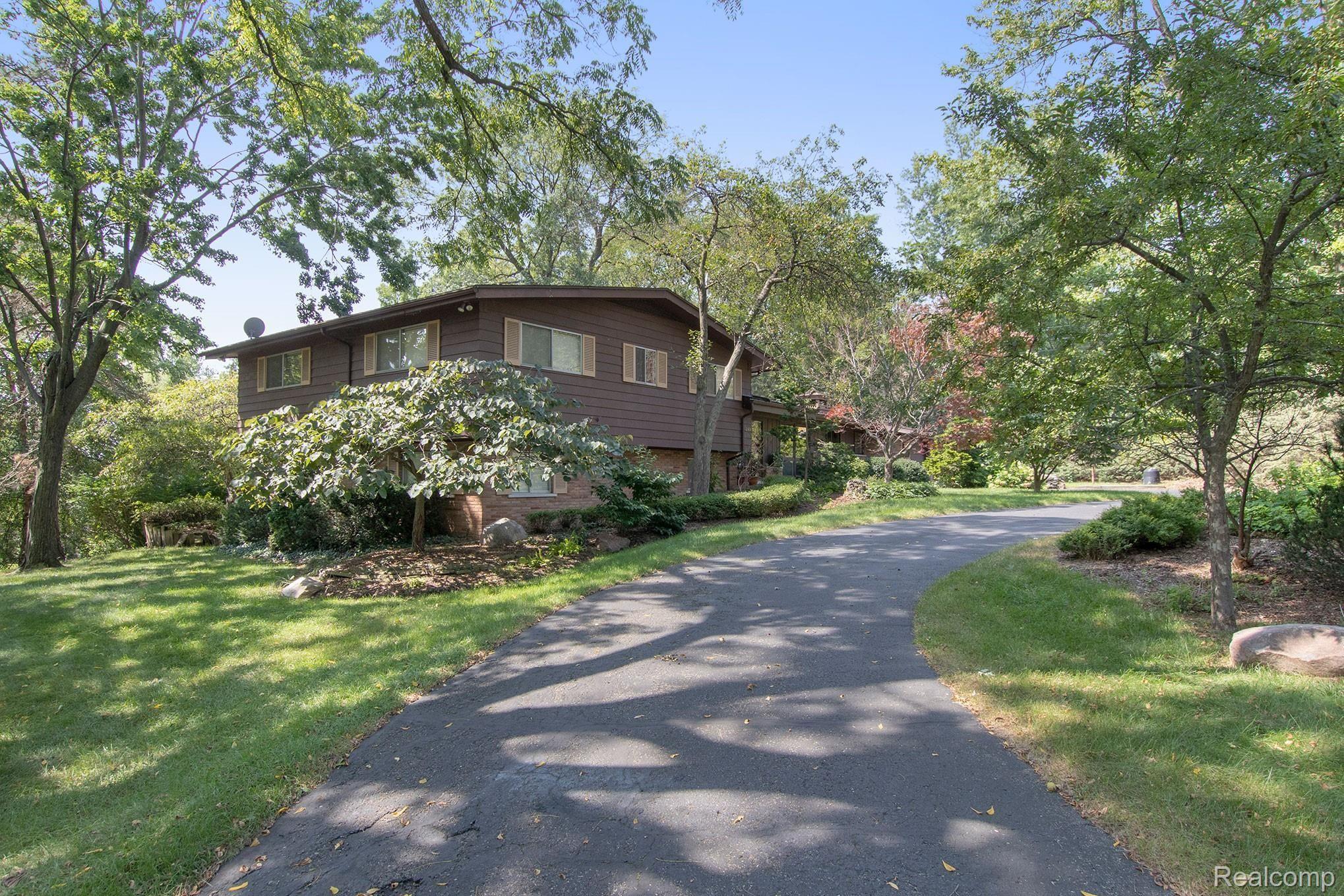 2411 Worcester Road West Bloomfield, MI 48323 - Photo 39 of 41 IMG_5889.jpg