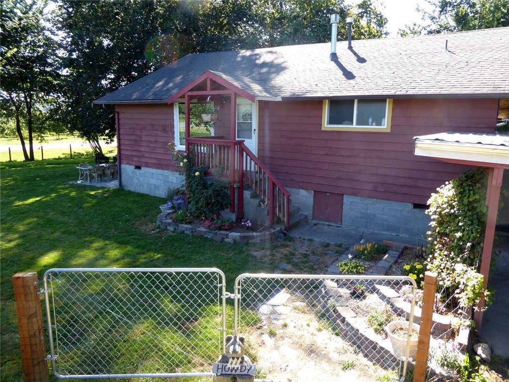 21227 Francis Road Mount Vernon, WA 98273 - Photo 1 of 25 Gallery Image 1
