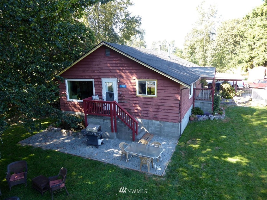 21227 Francis Road Mount Vernon, WA 98273 - Photo 2 of 25 Gallery Image 2