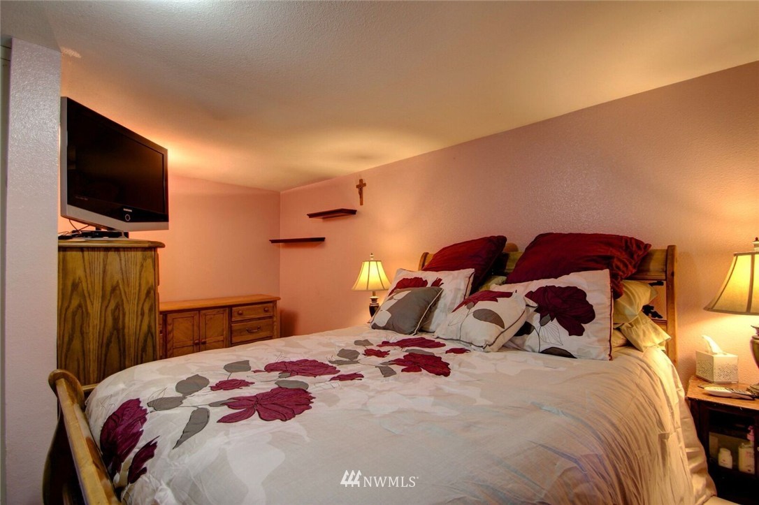 21227 Francis Road Mount Vernon, WA 98273 - Photo 13 of 25 Gallery Image 13