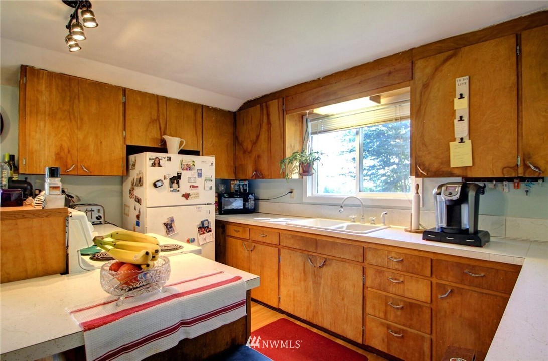 21227 Francis Road Mount Vernon, WA 98273 - Photo 3 of 25 Gallery Image 3