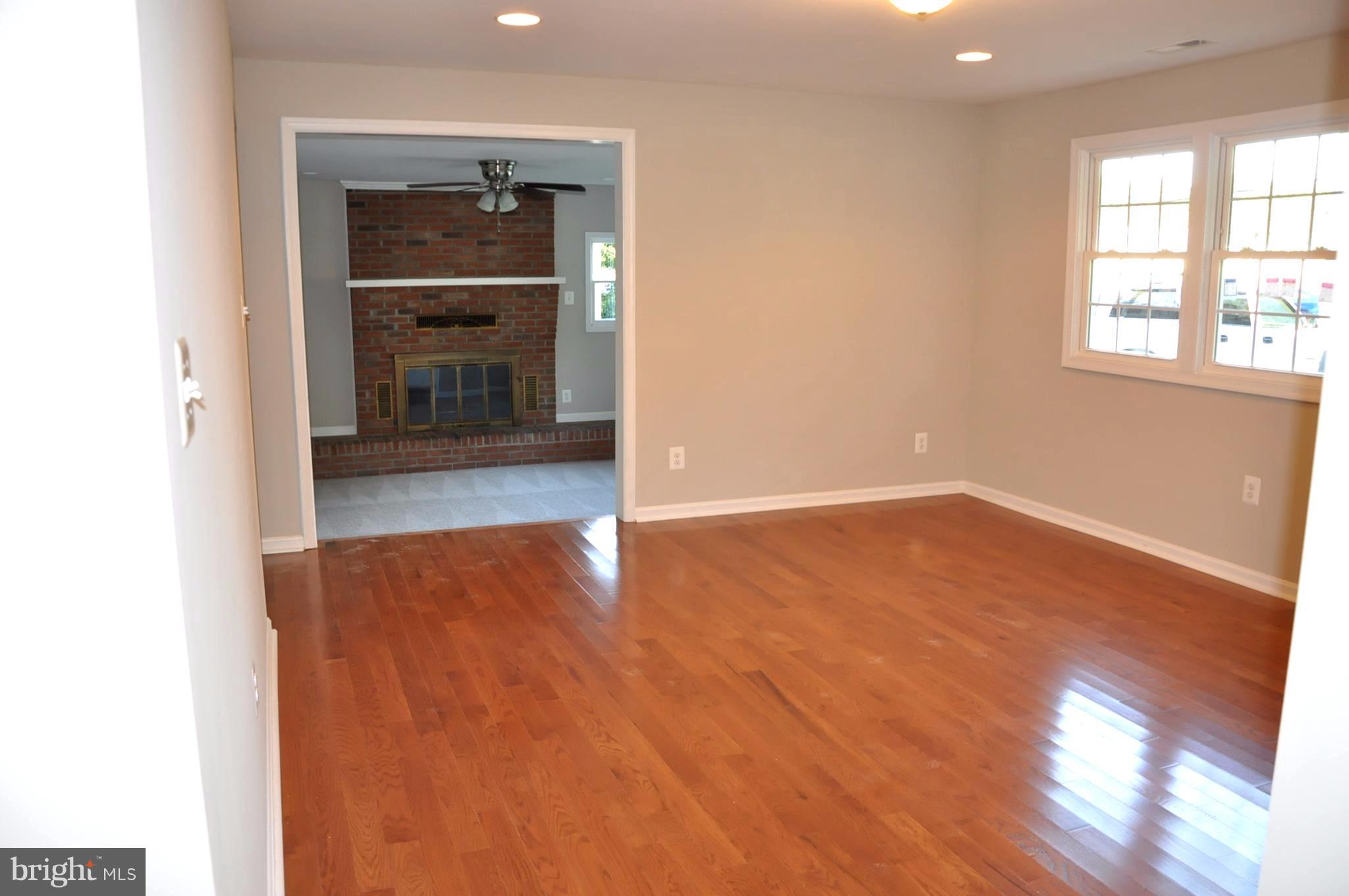 5872 Deale Churchton Road Deale, MD 20751 - Photo 2 of 20 Living Room