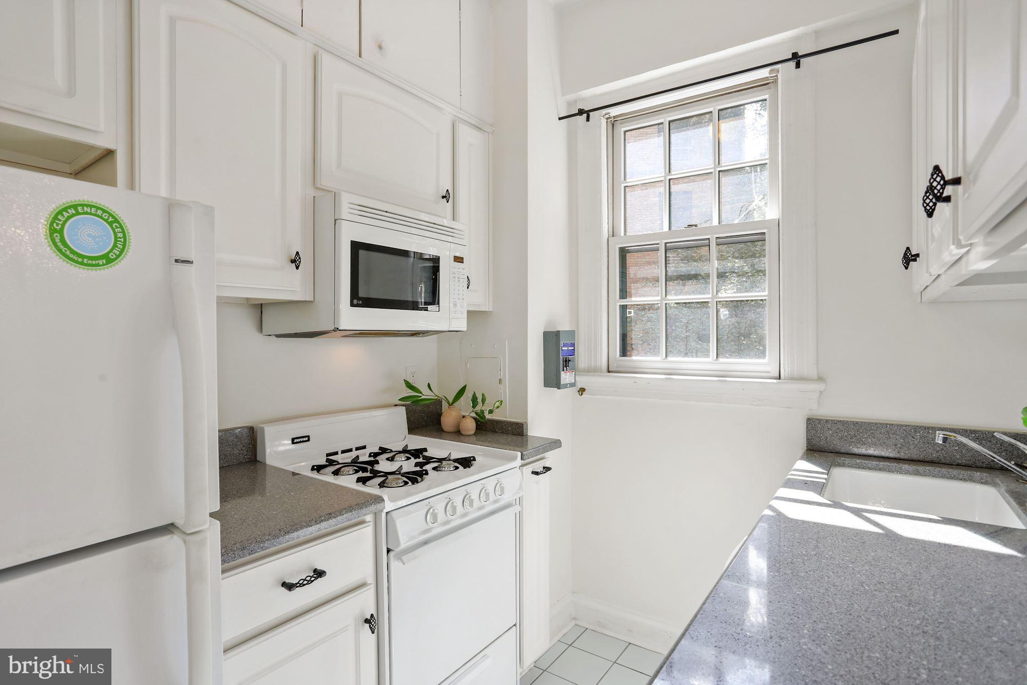 2032 Belmont Road Northwest, Unit 402 Washington, DC 20009 - Photo 19 of 41 Gallery Image 19