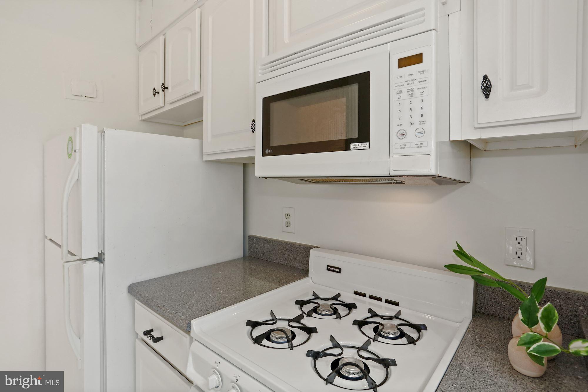 2032 Belmont Road Northwest, Unit 402 Washington, DC 20009 - Photo 20 of 41 Gallery Image 20