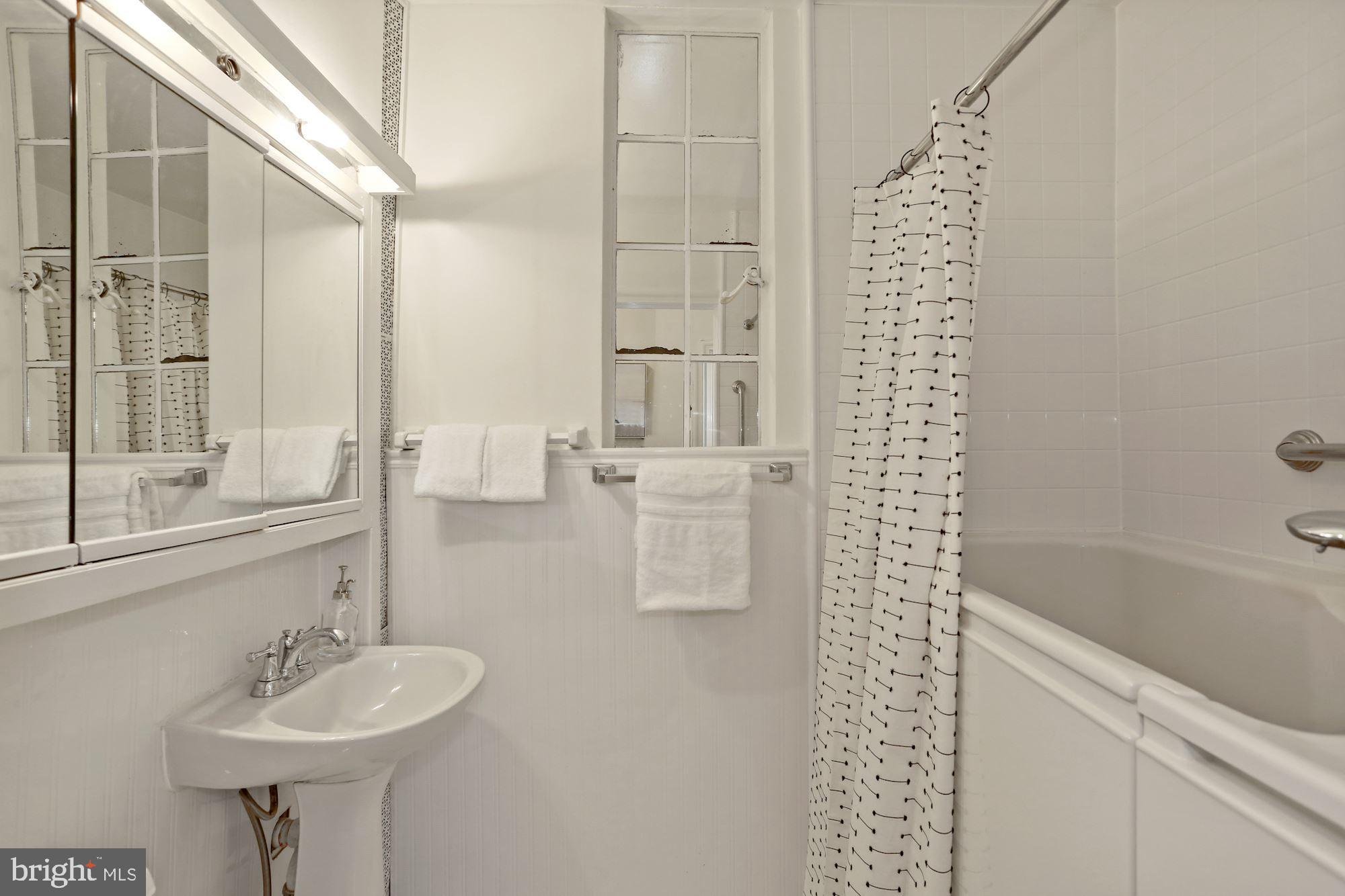 2032 Belmont Road Northwest, Unit 402 Washington, DC 20009 - Photo 26 of 41 Gallery Image 26