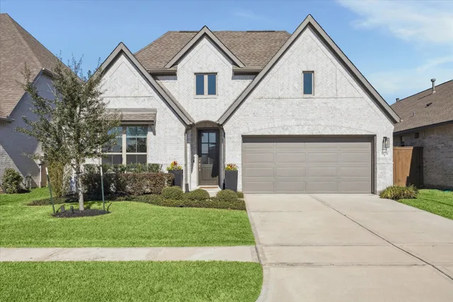 $534,000 | 925 Goose Creek Street, Webster, TX 77598