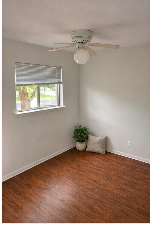 706 Denson Drive Austin, TX 78752 - Photo 4 of 5 a view of an empty room and window