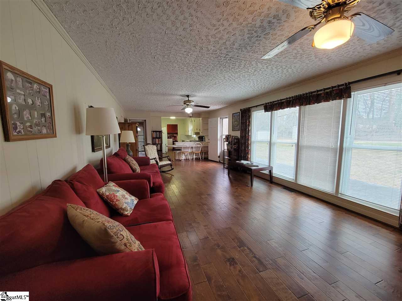 130 Bomar Road Greer, SC 29651 - Photo 6 of 30 Gallery Image 6
