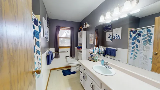 $229,900 | 415 2nd Street Northwest, New Richland, MN 56072