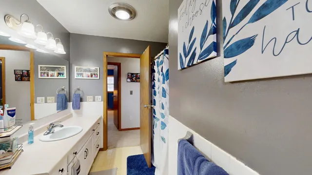 $229,900 | 415 2nd Street Northwest, New Richland, MN 56072