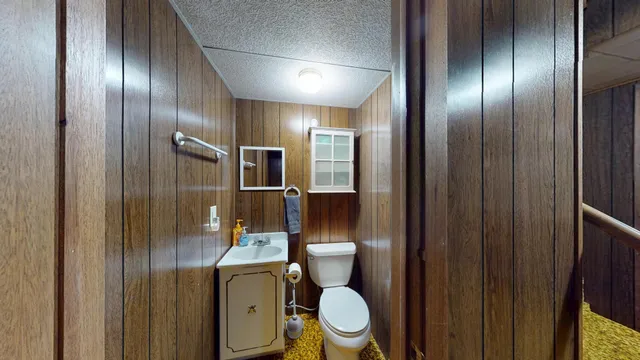 $229,900 | 415 2nd Street Northwest, New Richland, MN 56072