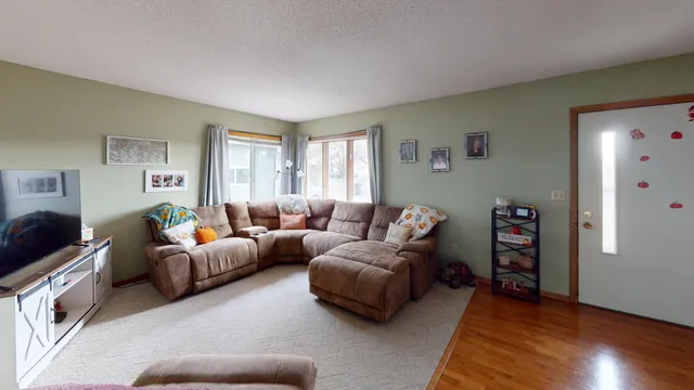 $229,900 | 415 2nd Street Northwest, New Richland, MN 56072