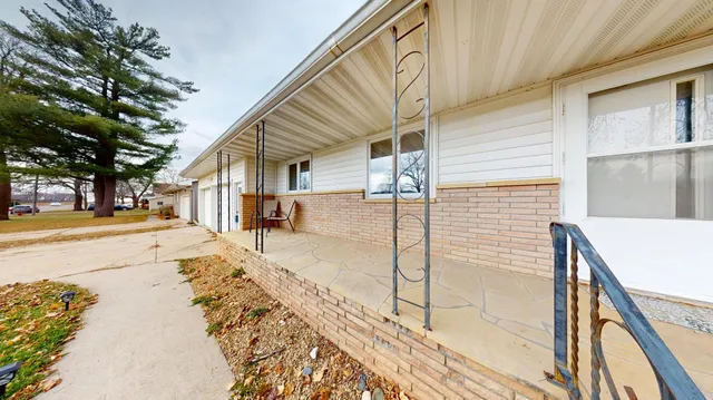 $229,900 | 415 2nd Street Northwest, New Richland, MN 56072