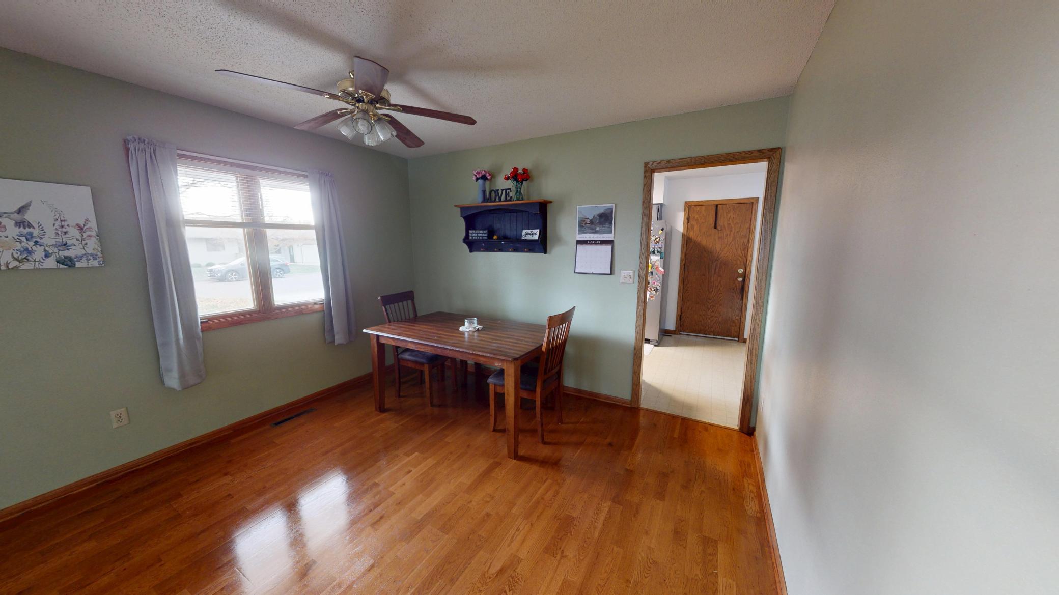 415 2nd Street Northwest New Richland, MN 56072 - Photo 4 of 39