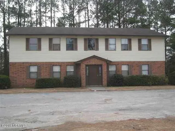 $950 | 2504 Commerce Road, Unit D, Jacksonville, NC 28546