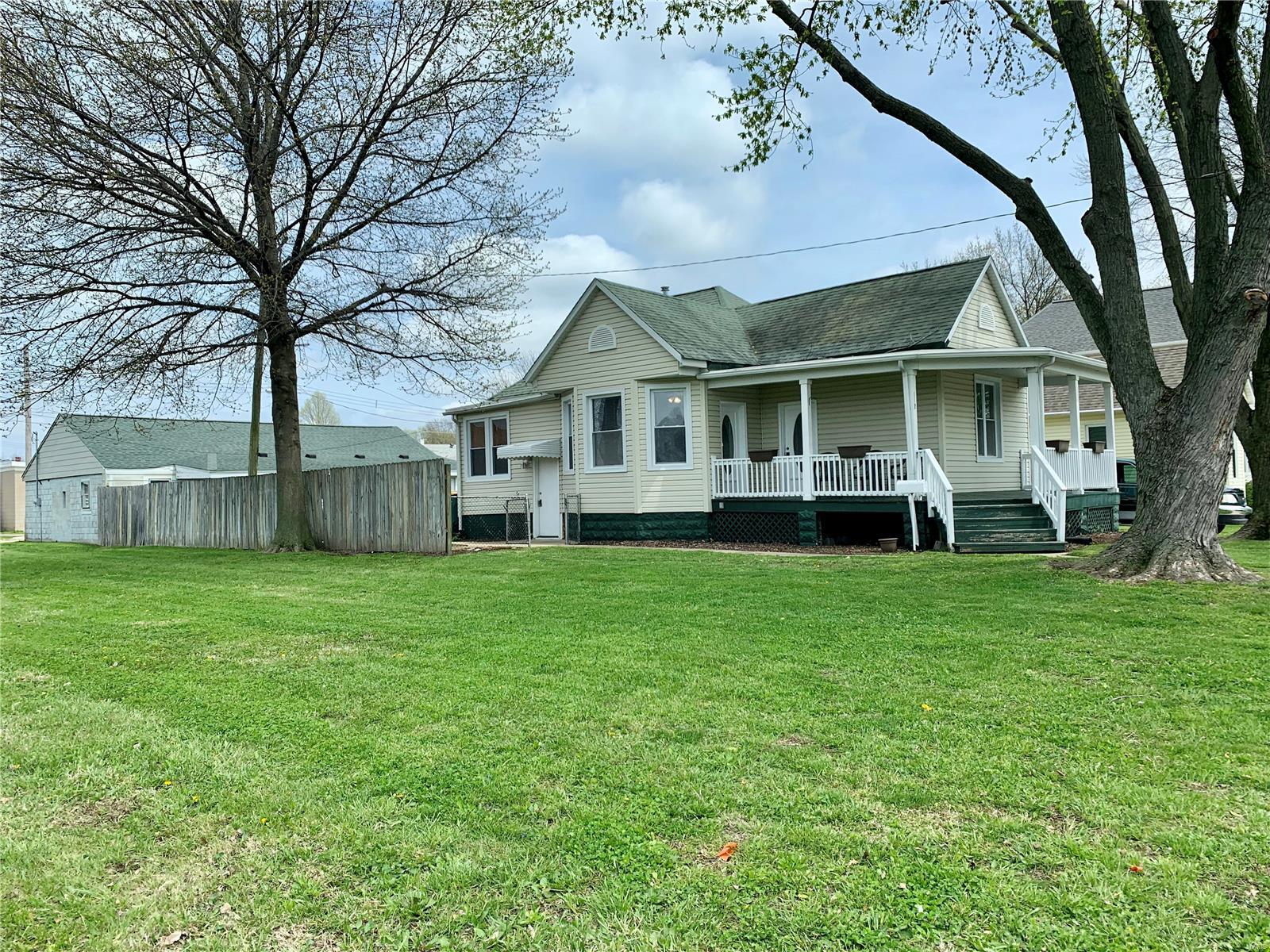 112 East 3rd Street O'Fallon, IL 62269 - Photo 1 of 48 Gallery Image 1
