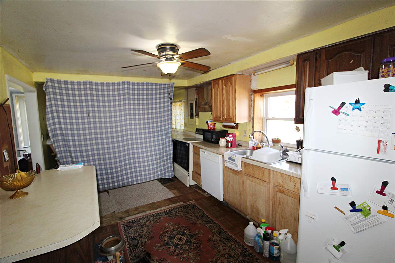 5146 East Bristol Road Burton, MI 48519 - Photo 5 of 16 50061066-4.JPG