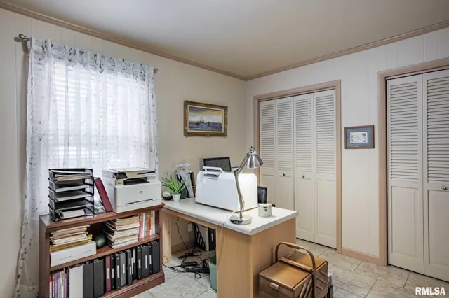 $259,000 | 105 Woodlake Lane, Eldorado, IL 62930