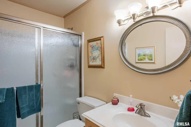 $259,000 | 105 Woodlake Lane, Eldorado, IL 62930