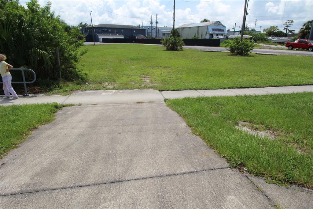 8900 U.S. Highway 19 Port Richey, FL 34668 - Photo 23 of 27 a view of a park with large trees