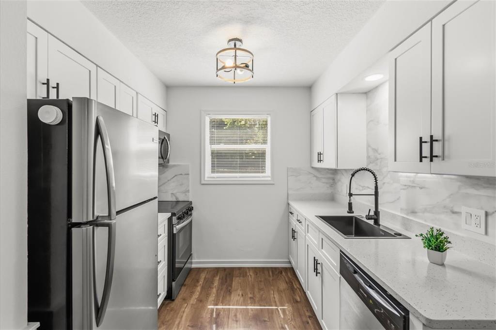 22632 Southeast Hawthorne Road Hawthorne, FL 32640 - Photo 5 of 24