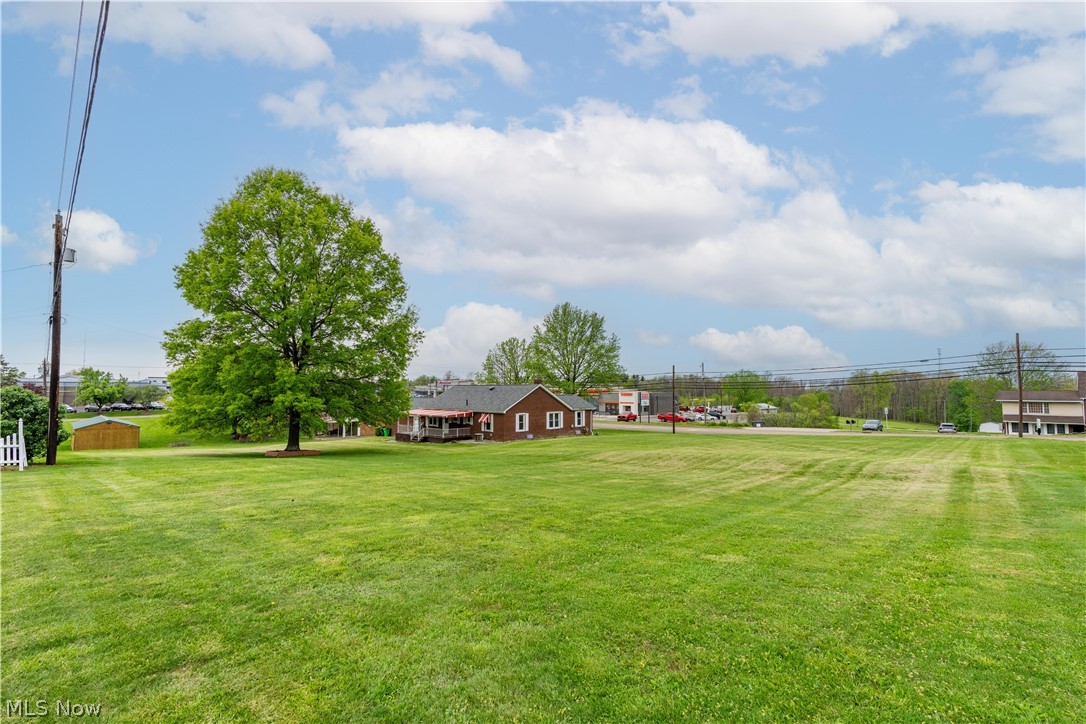 818 Canton Road Northwest Carrollton, OH 44615 - Photo 5 of 38