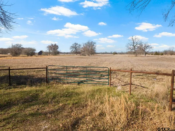 $199,000 | 2220 Northeast County Road 2220, Talco, TX 75487