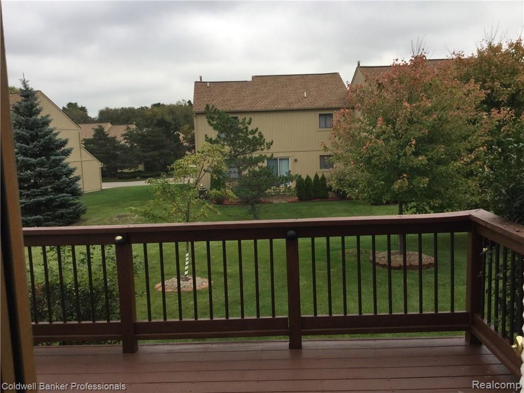 2207 Crystal Drive, Unit 20 Rochester Hills, MI 48309 - Photo 4 of 20
