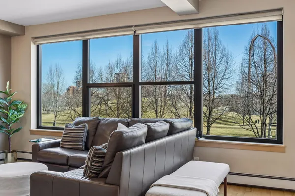 $985,000 | 215 10th Avenue South, Unit 212, Minneapolis, MN 55415