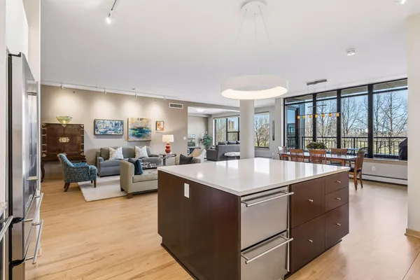 $985,000 | 215 10th Avenue South, Unit 212, Minneapolis, MN 55415