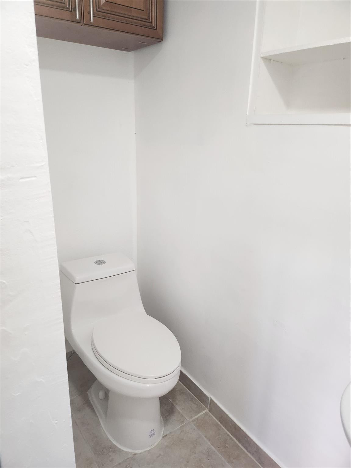 1079 3rd Street Okeechobee, FL 34974 - Photo 6 of 12 half bath