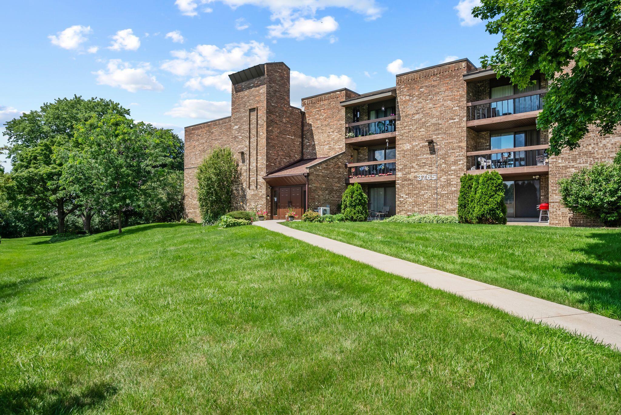 3765 North 88th St Unit 206  