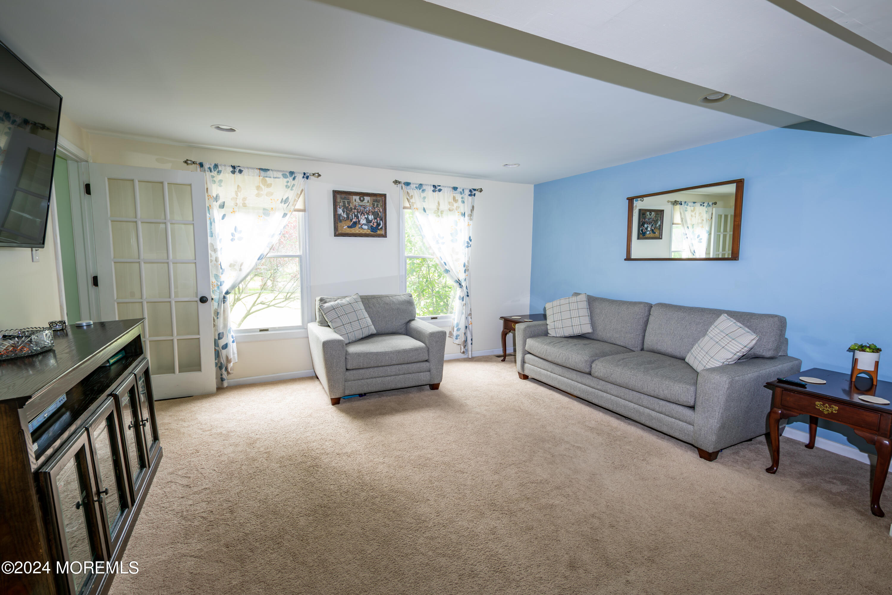 55 East Pleasant Grove Road Jackson, NJ 08527 - Photo 11 of 30 Livingroom