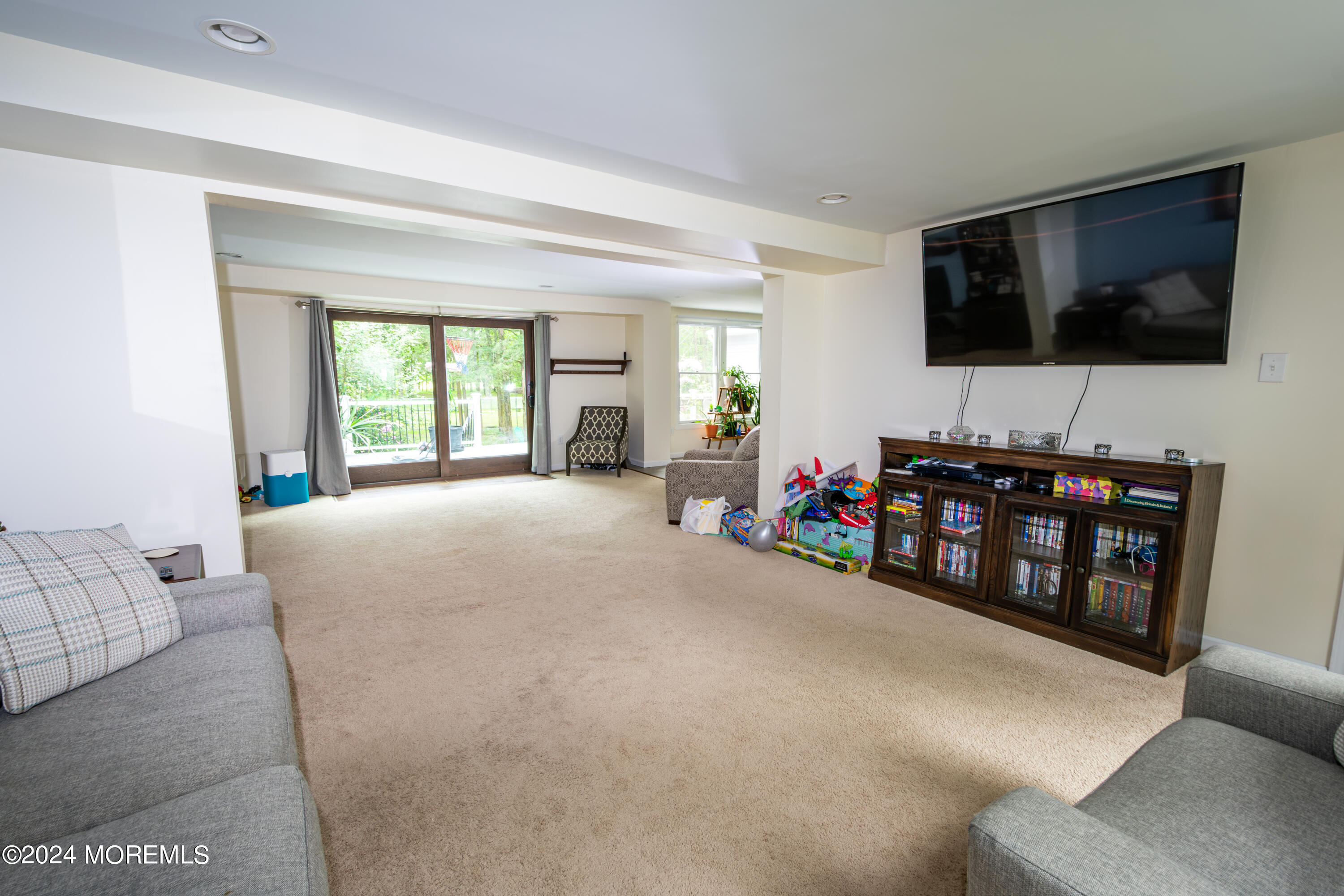 55 East Pleasant Grove Road Jackson, NJ 08527 - Photo 10 of 30 Livingroom3