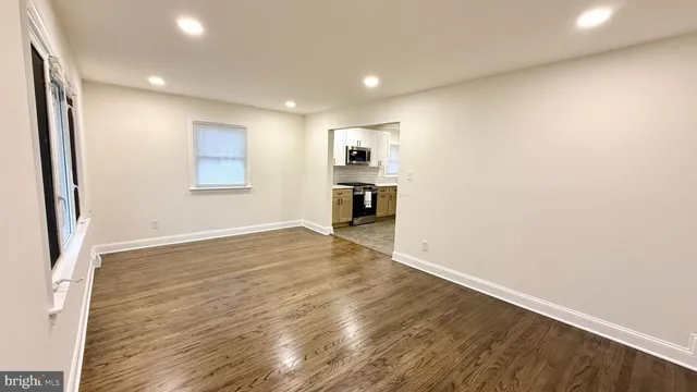 $2,650 | 115 Gloucester Avenue, Magnolia, NJ 08049