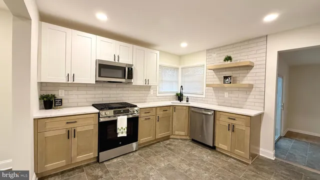 $2,650 | 115 Gloucester Avenue, Magnolia, NJ 08049