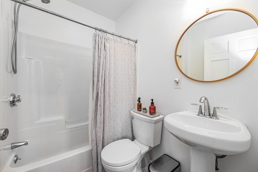 11 Mt Pleasant Street Boston, MA 02136 - Photo 27 of 41
